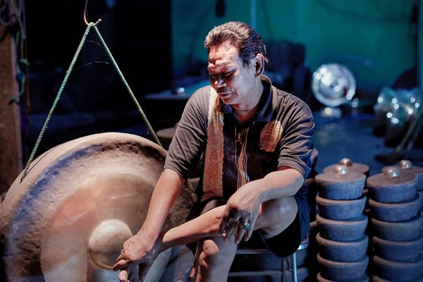 Film Image - Sekar Arum: Forging the Javanese Gamelan